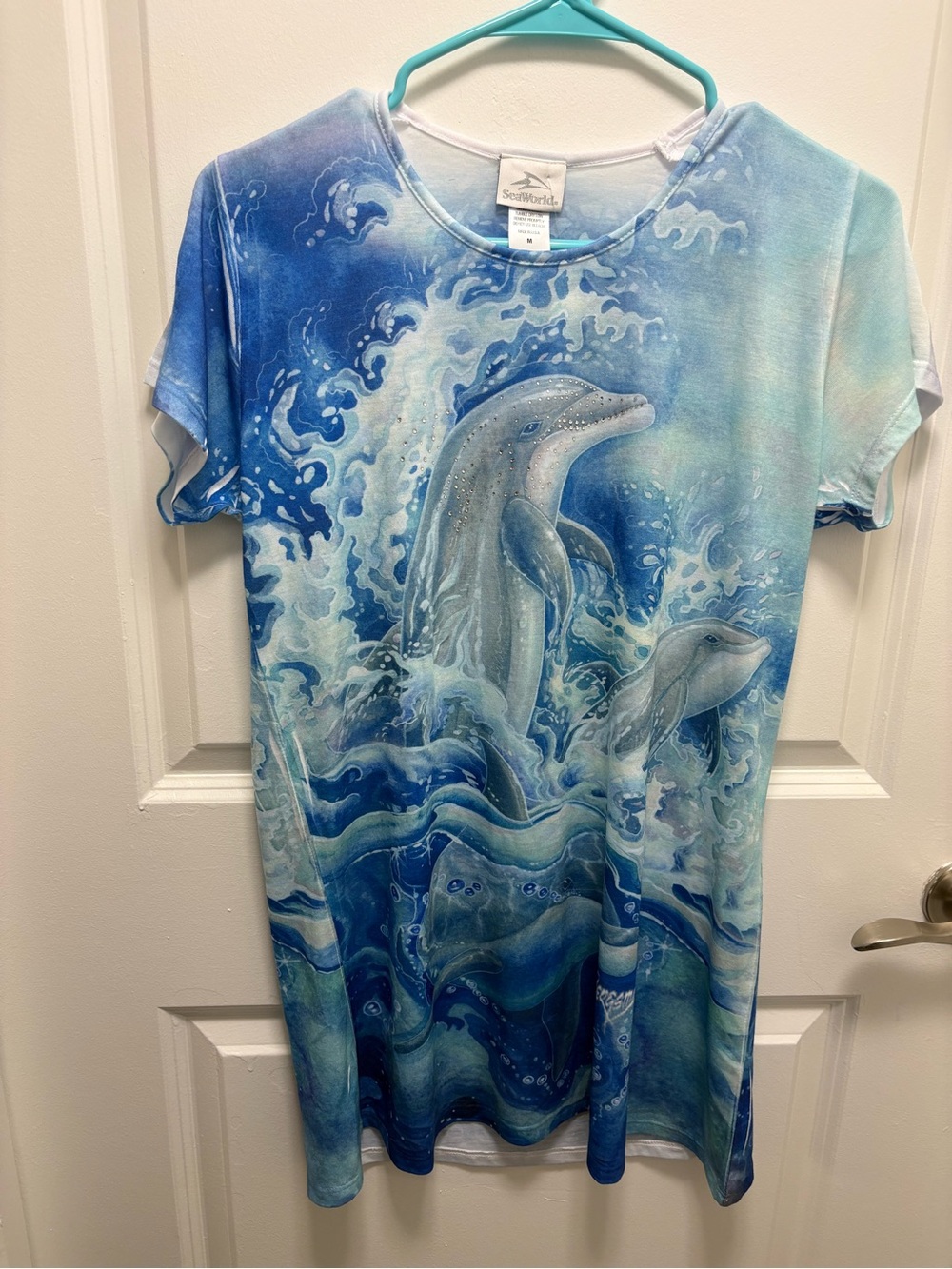SeaWorld Blinged Dolphin Graphic Tee - Blue Ocean Print. NWT. - Picture 2 of 15